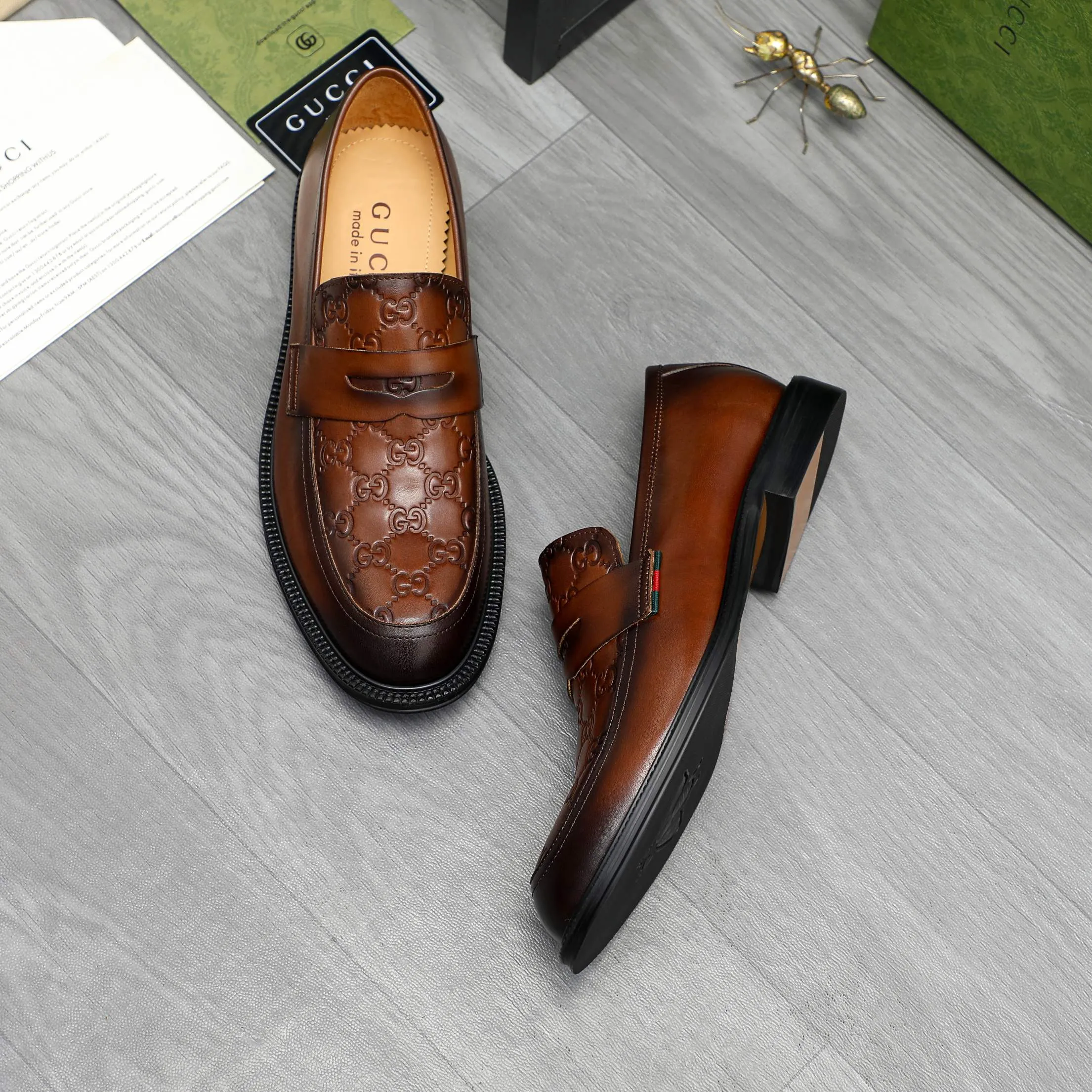 Men's shoes 💰p500 Product trademark: GUCCI "Gucci" business slip-on leather shoes Regular size: 38-46 (38.45.46 custom-made, non-returnable) Product materials: Selected high-quality color-brushed cowhide embossed upper, cowhide lining, original rubber outsole